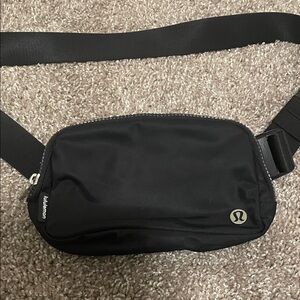 Lululemon Everywhere Belt Bag